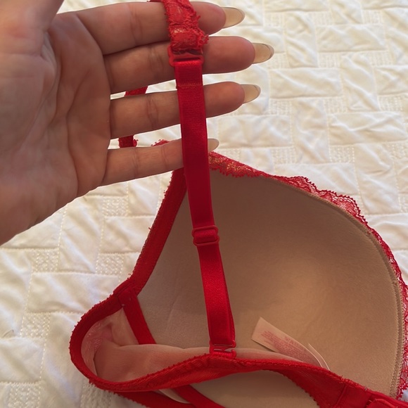 Red mesh bra - Picture 7 of 7